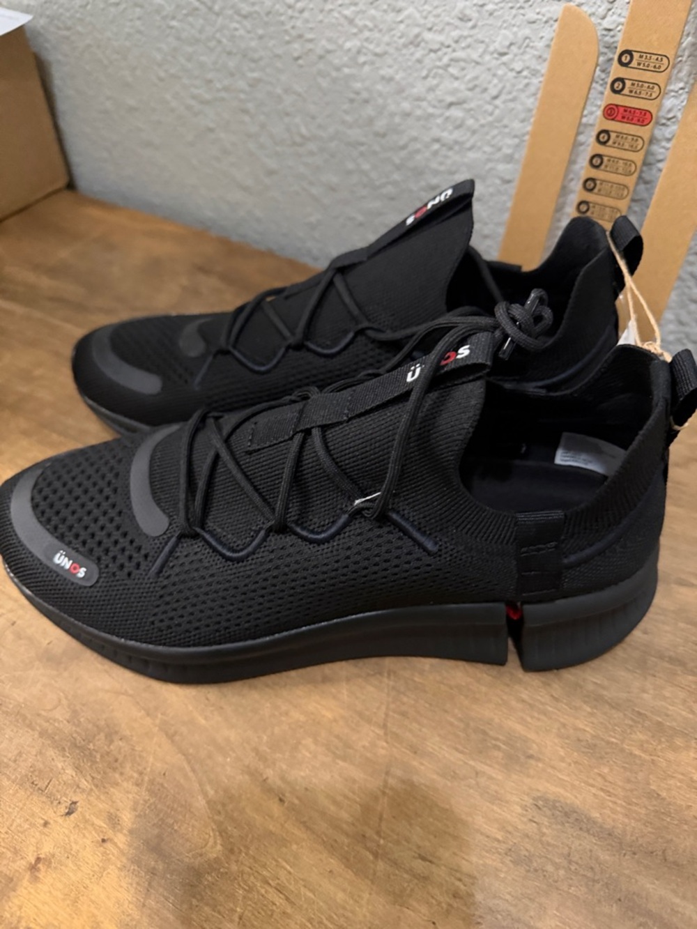 UNOS Black Knit Athletic Sneakers size 3 NEW - Picture 2 of 8
